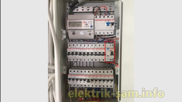 Электрический распределительный щит - косяки сборки. Часть 1 - до переделки смотреть онлайн