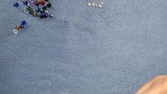 Браслетик весенний из бусин #укршения_своими_руками смотреть онлайн