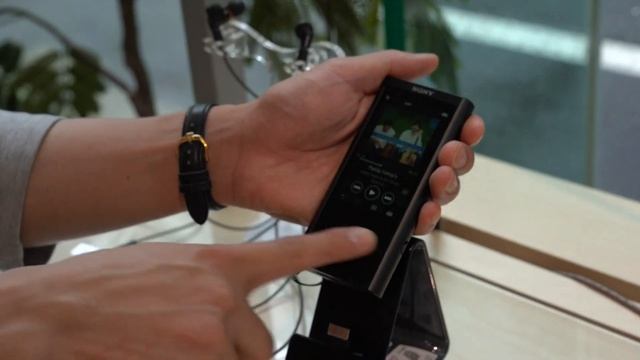 ウォークマン「NW-ZX300」ハンズオン смотреть онлайн