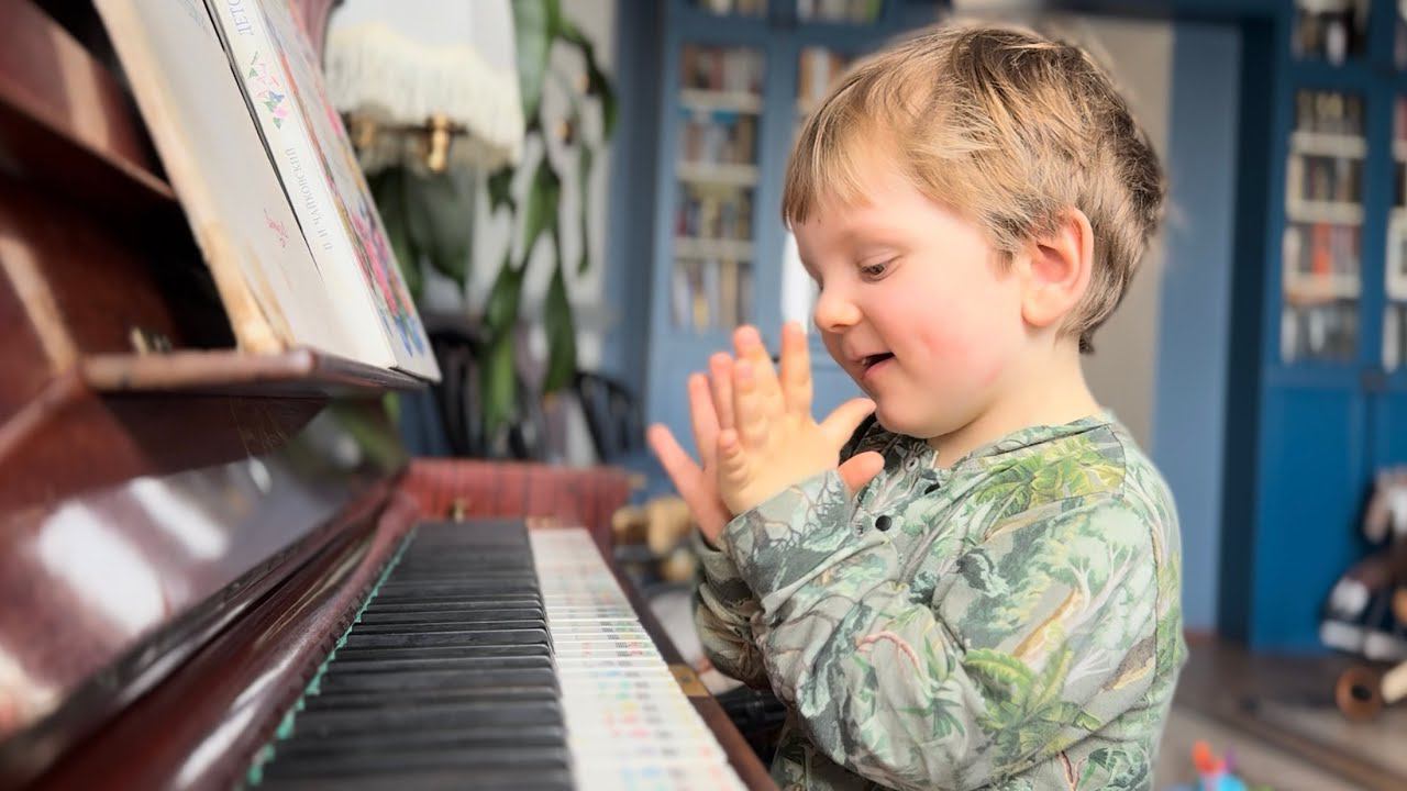 Music Theory Is Gavriil's Interest Now - Теория музыки сейчас интереснее всего для Гаврилушки