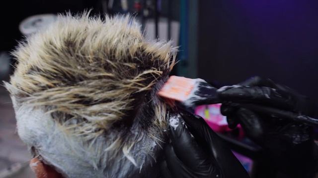 Мужское окрашивание VS женское смотреть онлайн