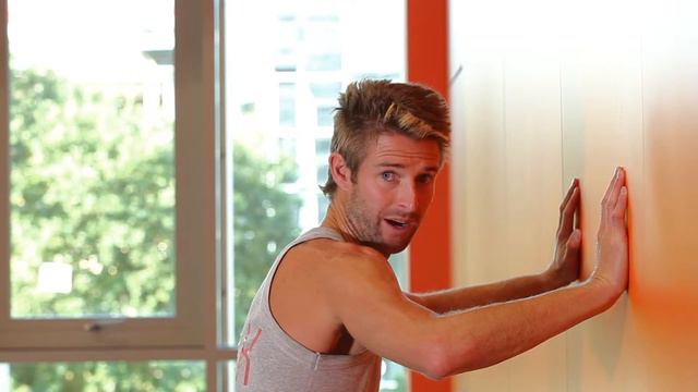 Personal Trainer Advice - Wall press up смотреть онлайн