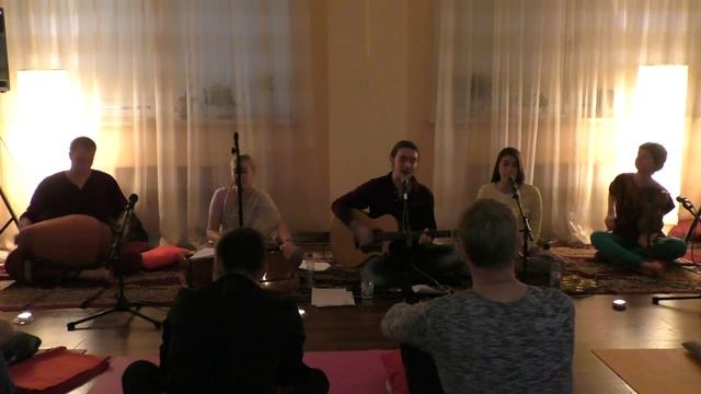 Анупам Сундара. Киртаны. Мантры. Бхакти Марга. Дмитрий Альвар и друзья смотреть онлайн