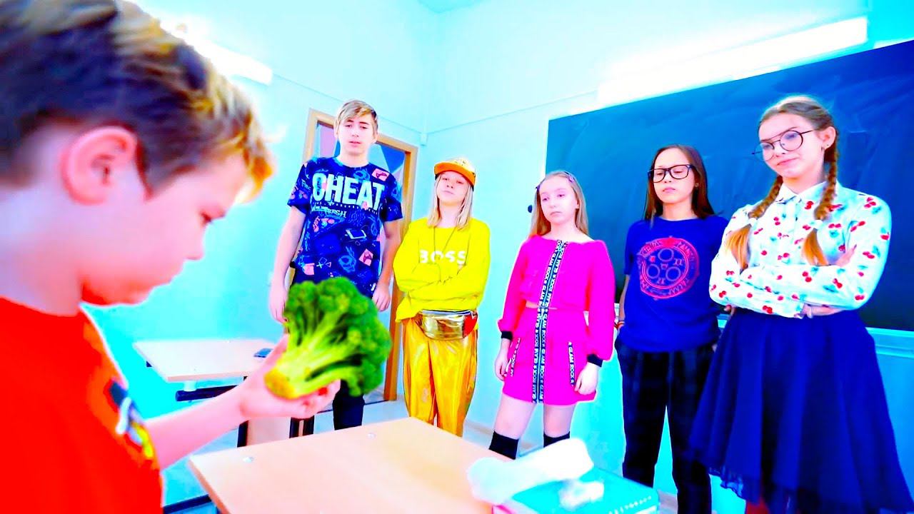 Ты не Ты, Когда Голоден! Кто Остановит Обжору в Школе? Мы Семья - Лучшее! смотреть онлайн