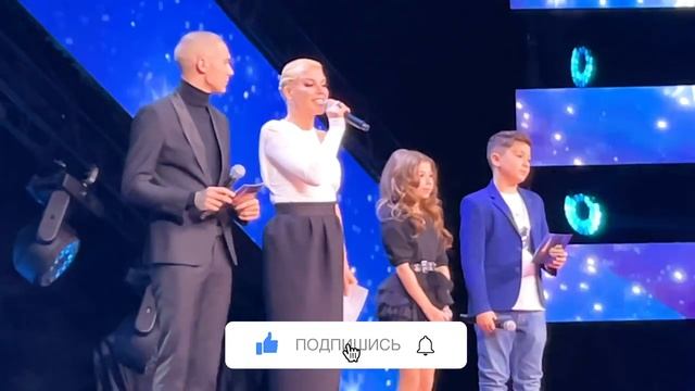 Камиль и Милана Хаметова СТАЛИ ВЕДУЩИМИ ЕВРОВИДЕНИЯ! Аминка УСТАЛА ЖДАТЬ! смотреть онлайн
