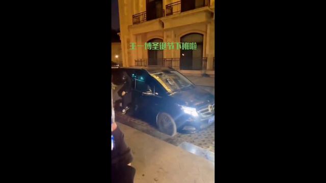 Wang Yibo Gets Off Work On 12.25. Yibo Merry Christmas! He Without Weekends And Holidays！Hard Work!