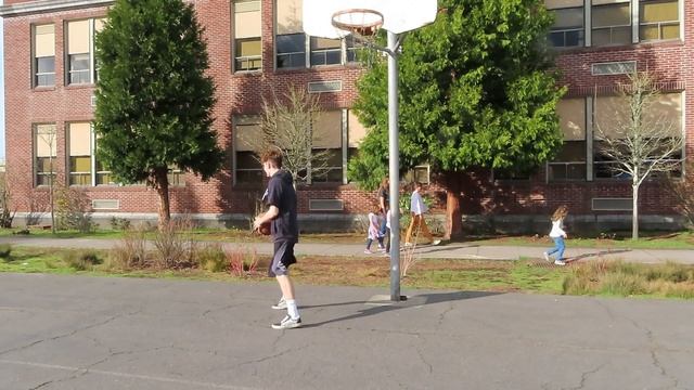CRAZY BASKETBALL GAME!! смотреть онлайн