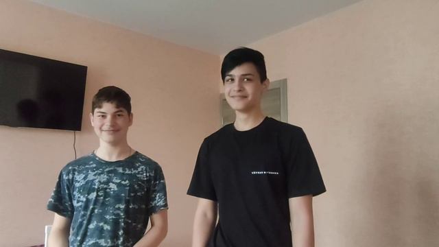 ДОМА VS В ГОСТЯХ (feat. Newton Sava) | Дома против В гостях смотреть онлайн