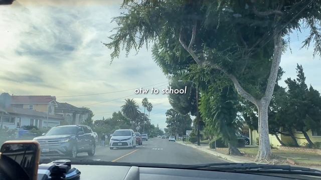 SCHOOL WEEK IN MY LIFE | student life, school outfits, daily vlog + grwm смотреть онлайн
