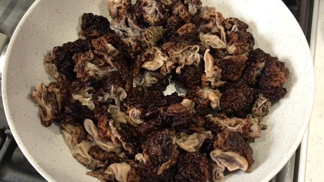 Сморчки только что из леса тушенные в сметане!?? смотреть онлайн