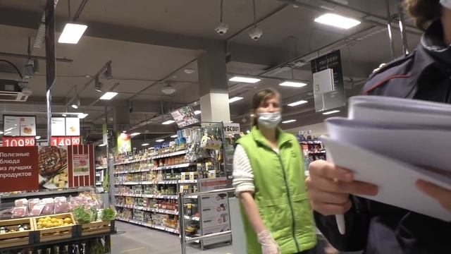 БОРЗЫЙ ОХРАННИК НАПАЛ НА КАМЕРУ / МУСОРА ЗАПРЕЩАЮТ СЪЕМКУ / БЛОГЕРЫ Vs МУСОРА / ПРОСРОЧКА ВИКТОРИЯ. смотреть онлайн