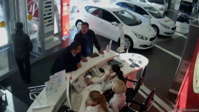 Группа неизвестных пыталась блокировать работу "А.С-Авто" смотреть онлайн