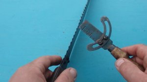 Как развести зубья у пилы ? Есть специальный прибор для развода зубьев у пилы.