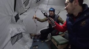 Ловля леща зимой | Зимняя рыбалка в палатке с ночевкой и комфоротом| Отличный улов!