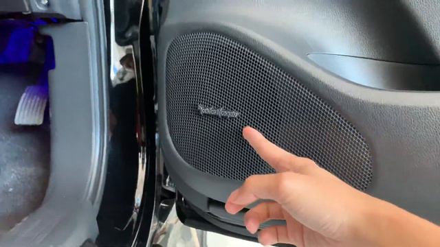 PAJERO SPORT DAKAR 4x2 BLACK EDITION Rockford Fosgate (Limited Edition) смотреть онлайн