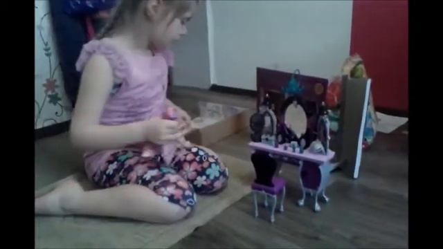 Обзор от Taysik Star-о Вайдона Спайдер (Вебарелла) и туалетный столик от Ever After High смотреть онлайн