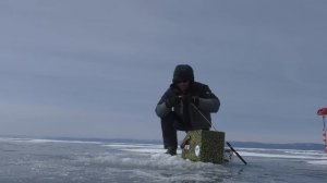Рыбалка на Байкале со льда. Ловля глубинного омуля.