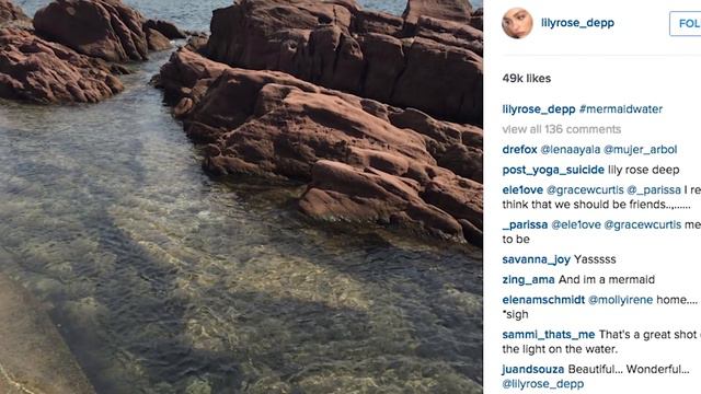 Lily Rose Depp Explains the Stories Behind Her Instagram Photos смотреть онлайн