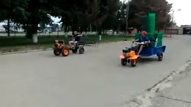 ГОНКИ -- НА-- МОТОБЛОКАХ смотреть онлайн