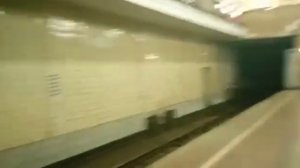Станция метро «Комсомольская» Посадки нет! 81717 номерной следует в депо «Северное» ТЧ 1