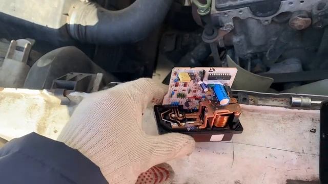 Реле свечей накала Mercedes-Benz Sprinter 208d 2.3 901 OM601. Диагностика и ремонт. Поставил HUCO. смотреть онлайн