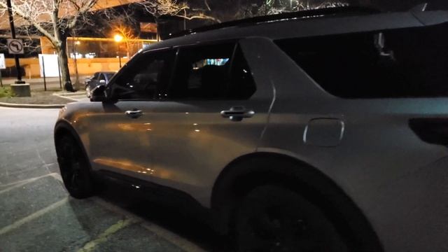2020 Ford explorer ST vs 2017 expedition 1/8 mile race смотреть онлайн