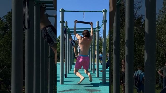 «Собачья кость» на Крестовском острове смотреть онлайн