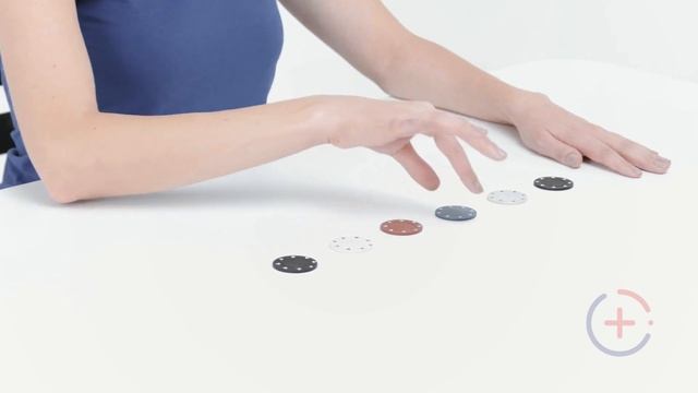 Тренировка мелкой моторики. Переворачивание покерных фишек. (Poker chip flipping) смотреть онлайн