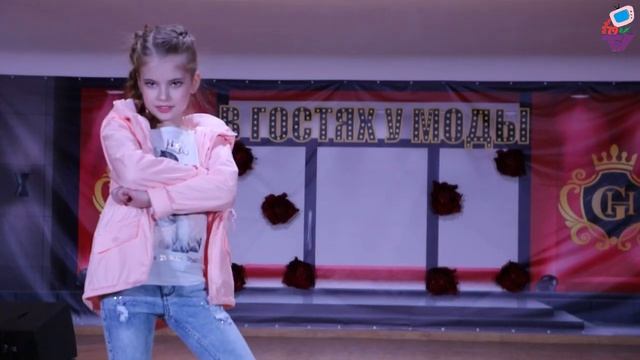 В гостях у моды в Garden Hall смотреть онлайн