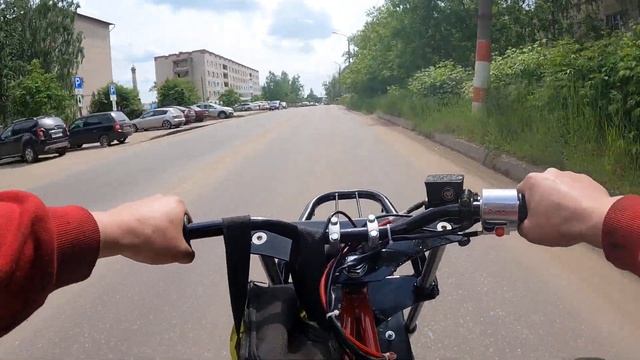 Наваливаю по городу на Самоденом мотовездеходе с мотором от мотоблока смотреть онлайн