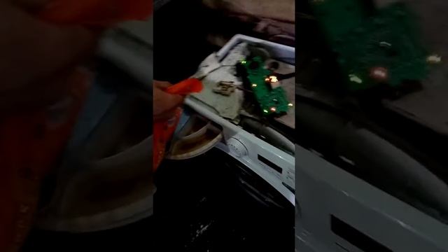 Пуск стиральной машинки hotpoint ARISTON смотреть онлайн