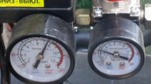 Как настроить регулятор давления воздуха на гаражном компрессоре QUATTRO ELEMENTI KM 50-380