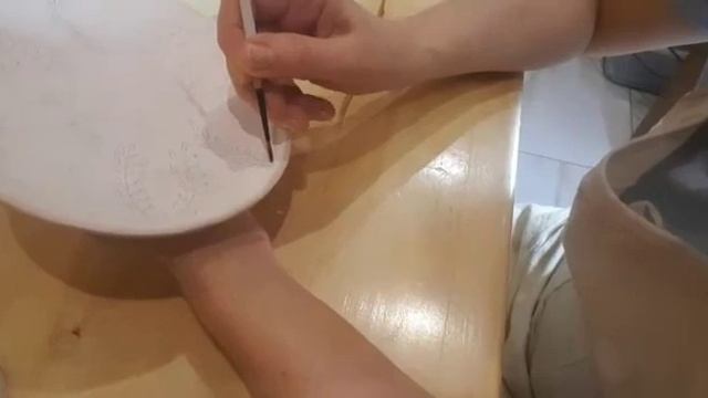 Как сделать тарелку из глины без гончарного круга смотреть онлайн