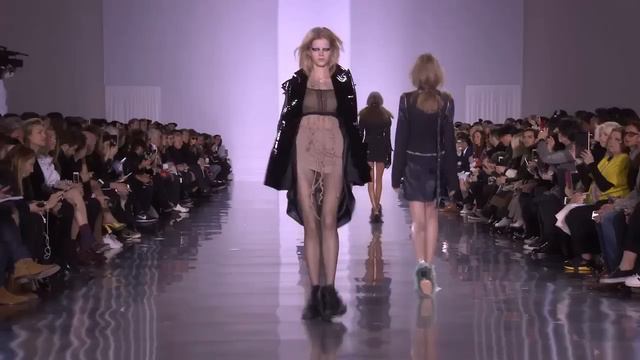 Maison Margiela | Fall Winter 2015/2016 Full Fashion Show | Exclusive смотреть онлайн