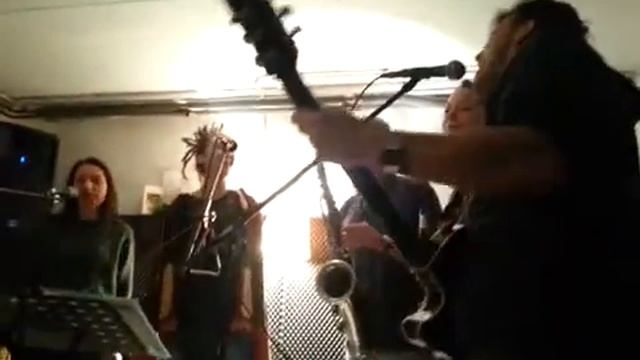 the urban turbans - behind the scenes - "stop that train" rehearsal (cover) смотреть онлайн