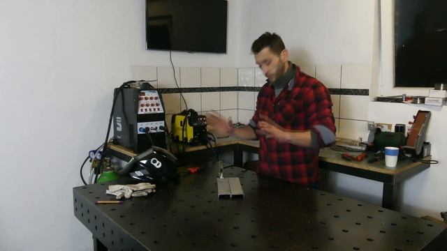 СВАРКА АЛЮМИНИЯ САМЫМ ПРОСТЫМ ПОЛУАВТОМАТОМ АРГОН 4.6 БЕЗ ПУЛЬСА / ВАРИМ НА ОЩУПЬ смотреть онлайн