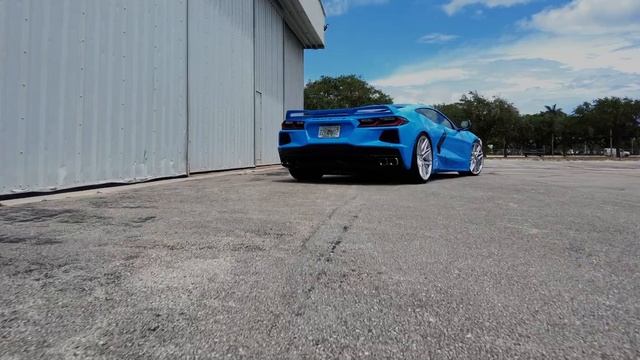 Rapid Blue Corvette C8 (Lowered) | Staggered Vossen HF-7 Wheels смотреть онлайн