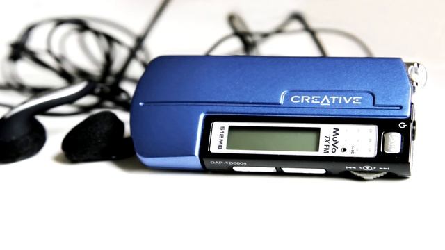Gone daddy gone but it's being played on a Creative Muvo Tx mp3 player смотреть онлайн