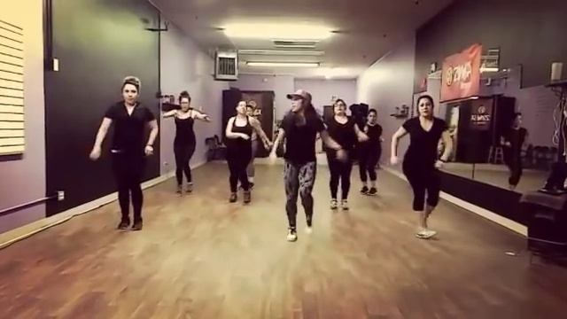Batucada Brasileria- ZUMBA FITNESS смотреть онлайн