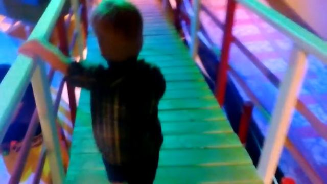 Бассейн с шариками (длинное видео) 26/01/2016. смотреть онлайн