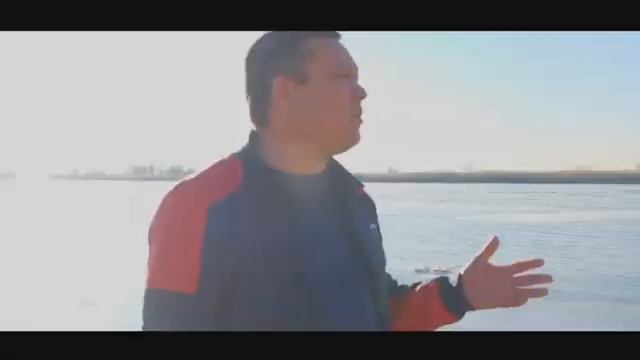 "Снится мне деревня" поёт Рустам Иралиев. Астрахань. смотреть онлайн