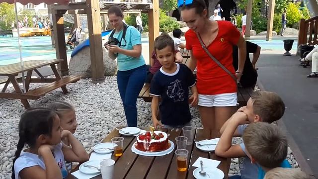 День Рождения в парке смотреть онлайн