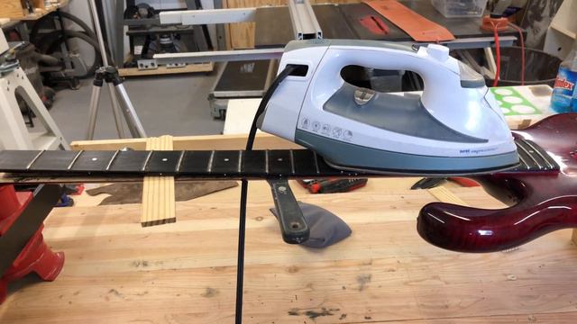 Part 1 Replacing a broken truss rod смотреть онлайн