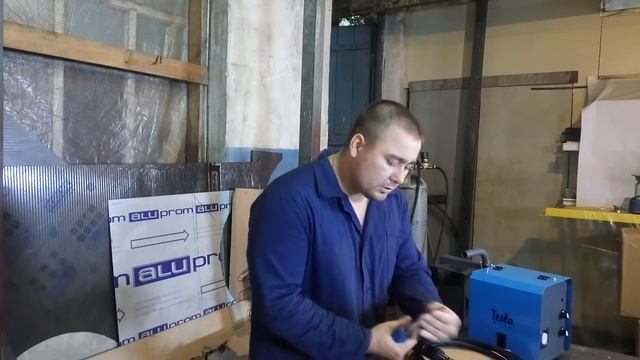 Cварочный аппарат полуавтомат Tesla Mig Mag 325, распаковка и обзор. смотреть онлайн