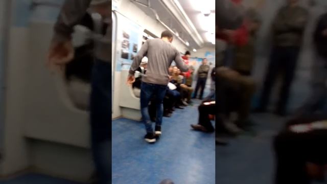 Танцы в метро, Новосибирск смотреть онлайн