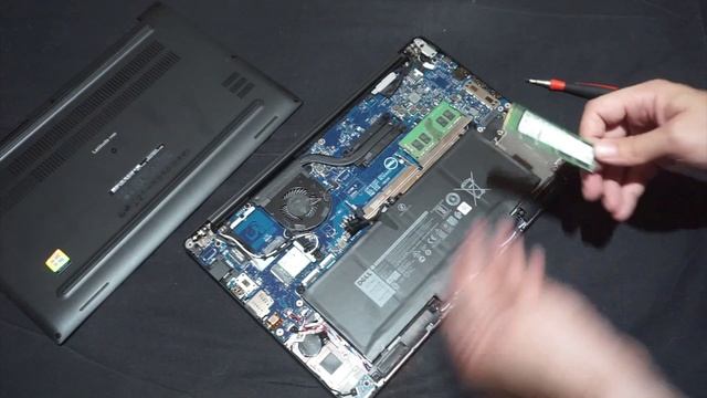 Dell Latitude 7490 Assembly-Disassembly & SSD Upgrade смотреть онлайн