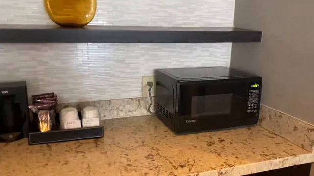 Manchester Grand Hyatt San Diego Hospitality Suite смотреть онлайн