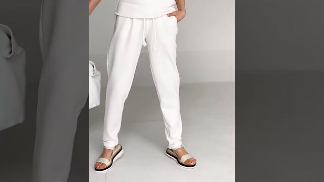 Стильный комфортный костюм от бренда Владини смотреть онлайн