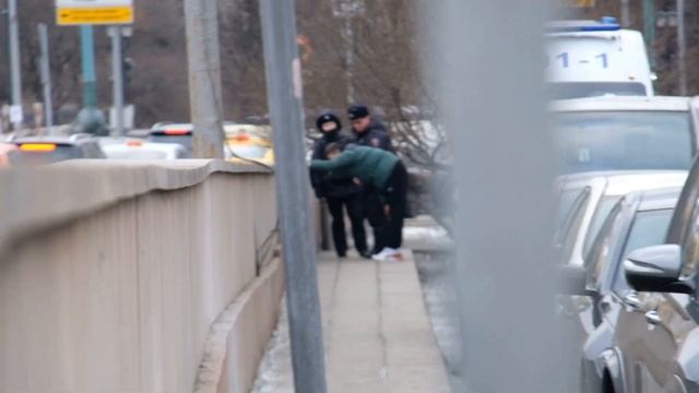MUGIVARA СТРЕЛЯЕТ СОТОЧКУ У ПОЛИЦИИ\ НАПУГАЛ ПОЛИЦЕЙСКИХ смотреть онлайн