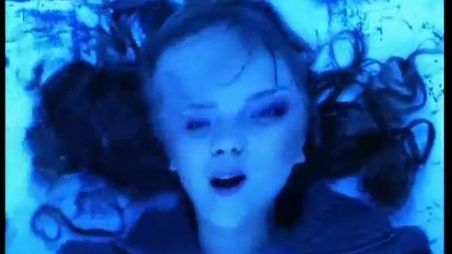 Оксана Почепа Акула - Мало смотреть онлайн
